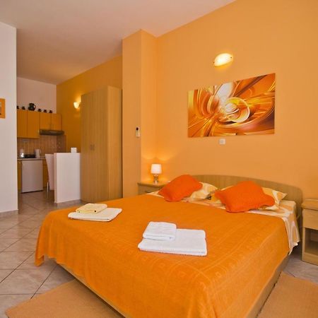 Apartments And Rooms Art Deco Pape Hvar Town Exterior foto